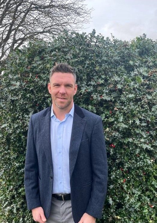 Gavin Bell Java Developer Gardenforum News - People - Hillier welcomes two new account managers ...