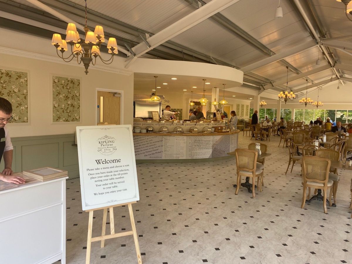 Gardenforum News - Company - Blue Diamond opens new restaurant at Wilton GC
