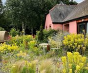 Gravel Garden and drought-tolerant plants in Rosy Hardy's Garden.  